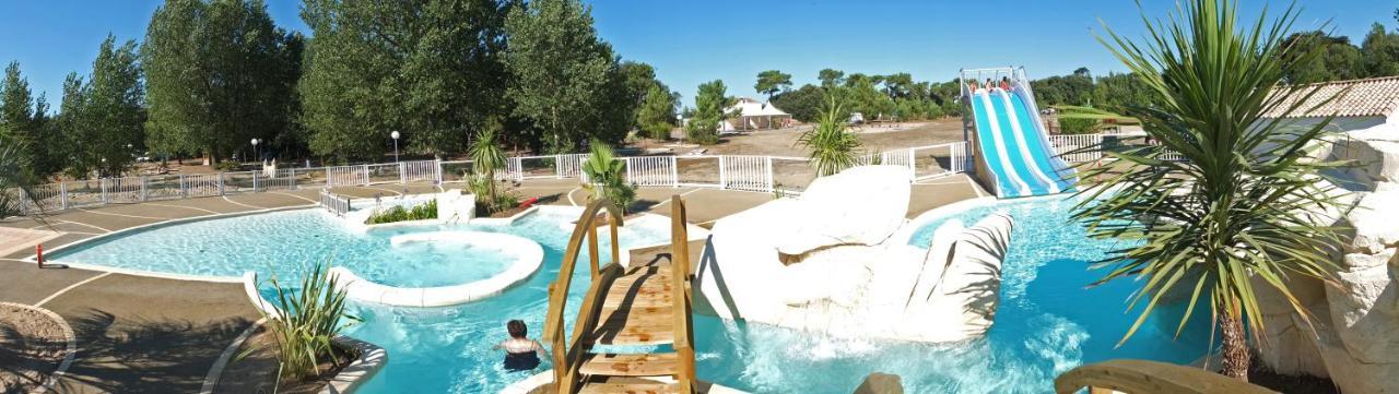 Domaine Du Collet**** Hotel Villeneuve-en-Retz Екстериор снимка